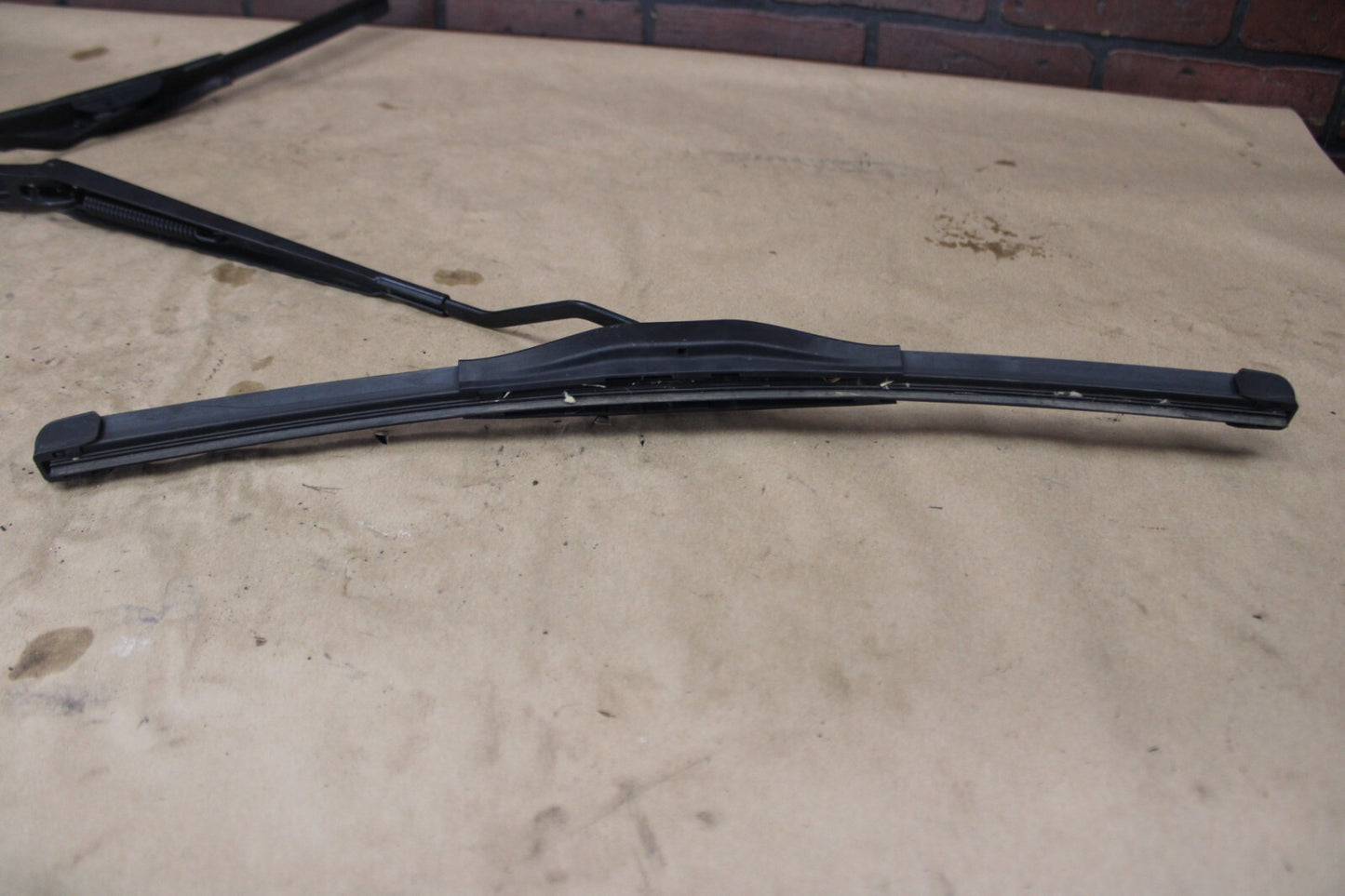 05-10 Jeep Grand Cherokee Front Windshield LH RH Wiper Arm Set Pair Left Right
