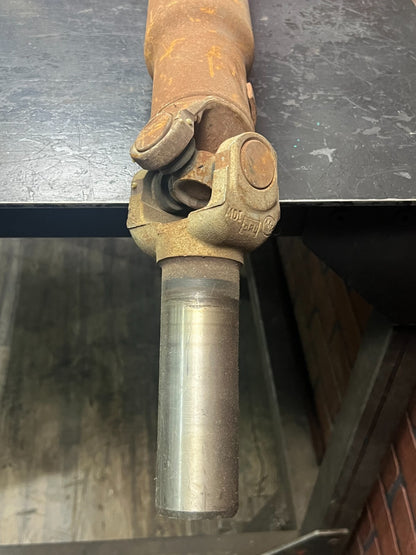2000-2006 GMC Yukon Suburban Avalanche Escalade Drive Shaft Assembly 15109397