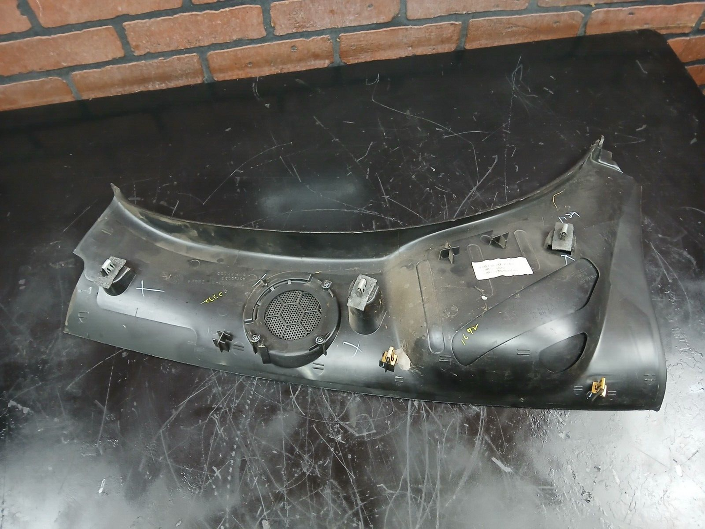 2006-2010 Pontiac Solstice Rear Passenger RH Quarter Trim Pillar Panel 25796025