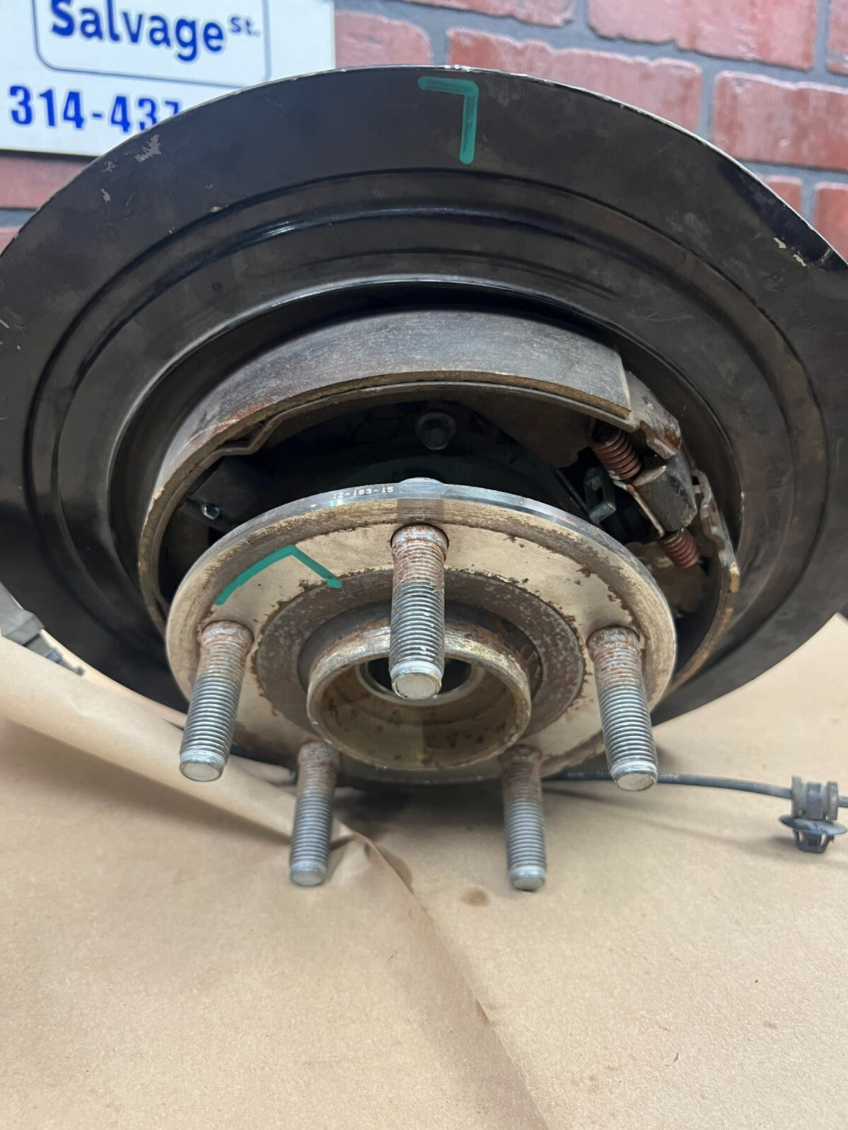 11-15 Jeep Grand Cherokee SRT 6.4 Rear Driver LH Side Spindle Knuckle 04877113ab