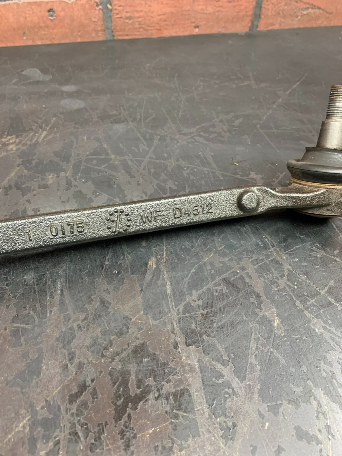 Dodge Challenger 5.7 2017 LHD Front Right Wishbone Control Arm 537RH 15242427