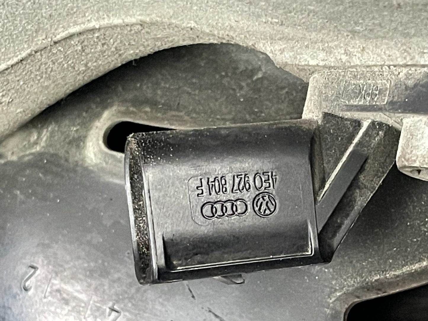 2011-2018 Audi S8 A8 Quattro 4H 4H0505431D OEM Rear Left Spindle Bearing Holder