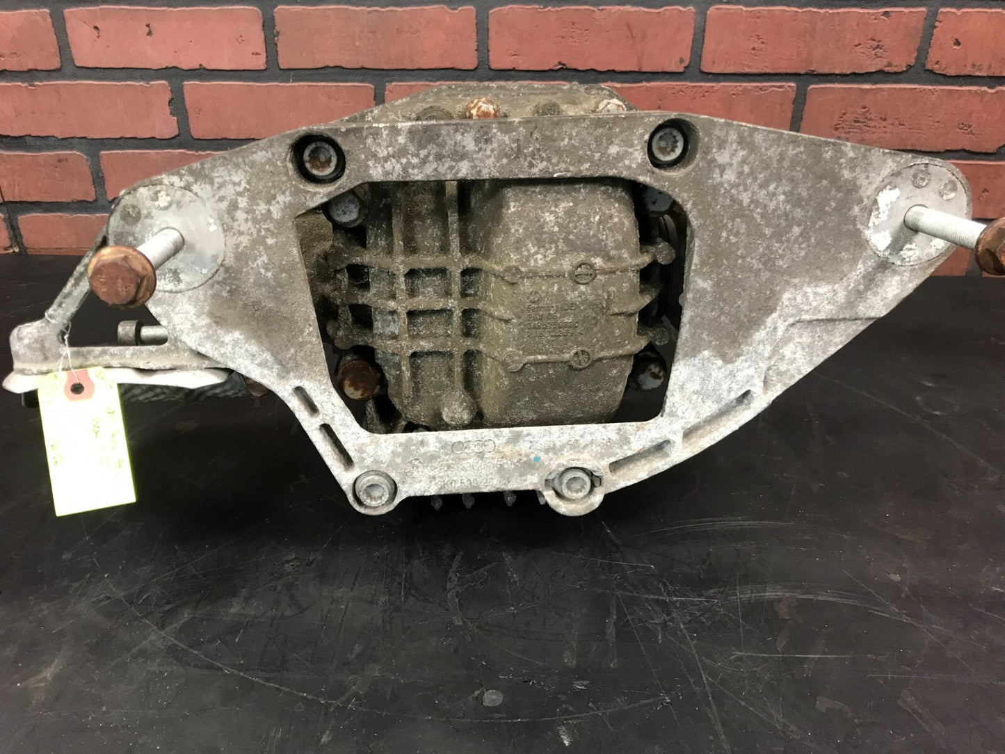 2011-2017 Audi A8 L Rear Axle Carrier Differential Case Assembly BC500043J
