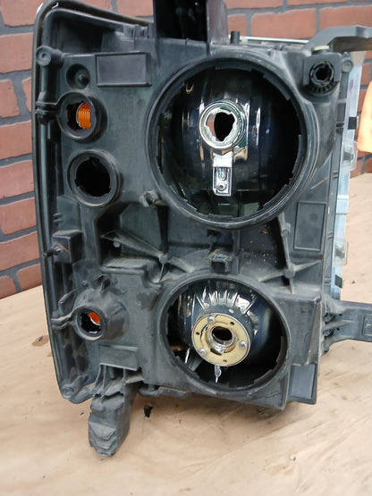 2014-2015 CHEVROLET SILVERADO 1500 DRIVER LH SIDE HEADLIGHT LAMP OEM 23172782