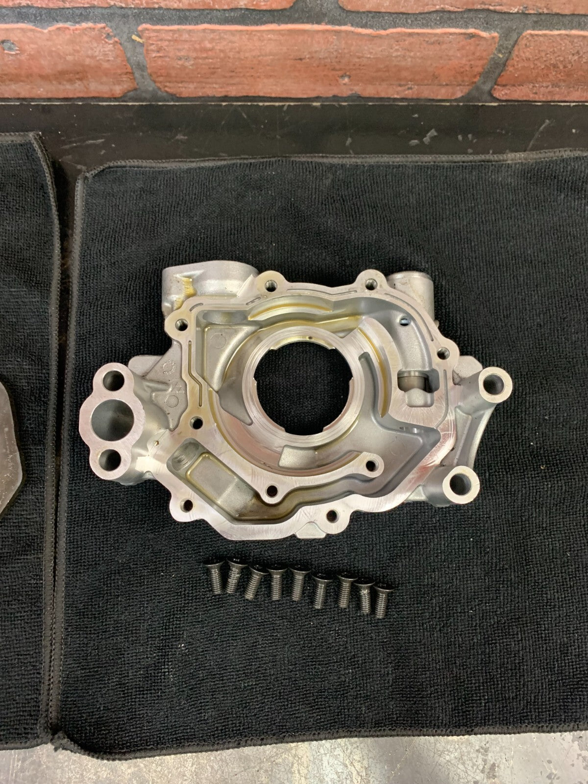 2011-2013 Dodge Charger Scat Pack 392 6.4l Genuine OEM Oil Pump 5038398AE