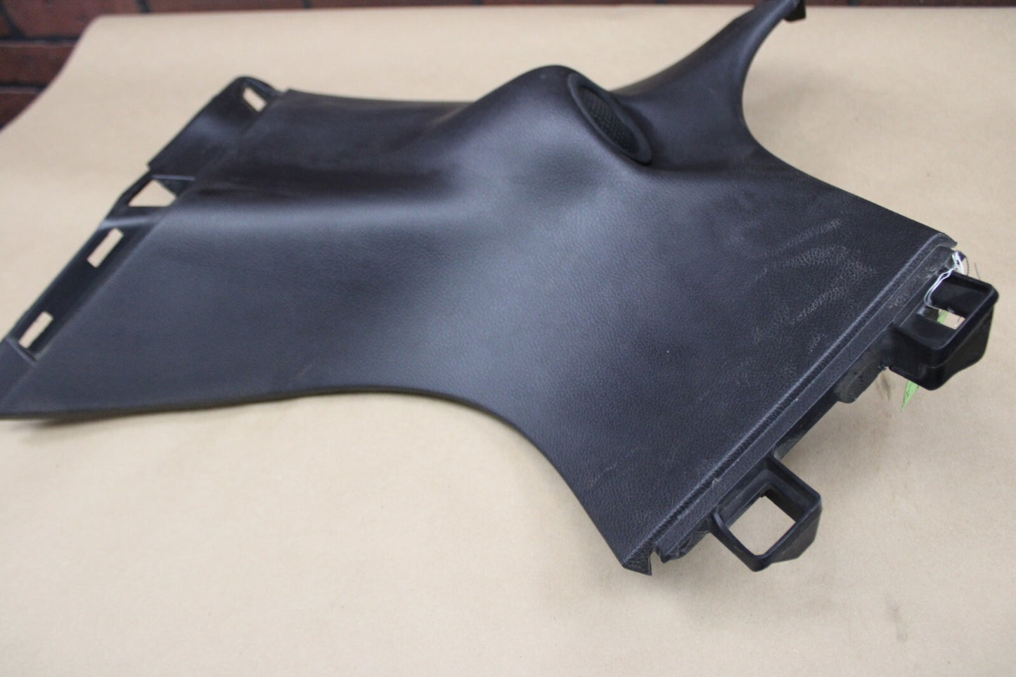 11-13 Jeep Grand Cherokee OEM Rear Passenger RH D Pillar Trim Cover 10GG60TRMAD