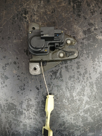 2006 Chrysler 300 Rear Liftgate Trunk Lock Latch Release Actuator Assembly