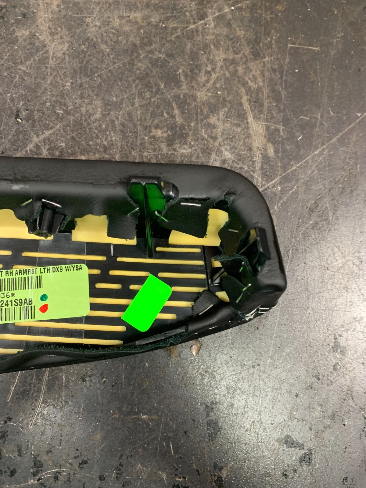 15-23 Dodge Challenger SRT OEM RH Right Passenger Side Door Armrest OEM.
