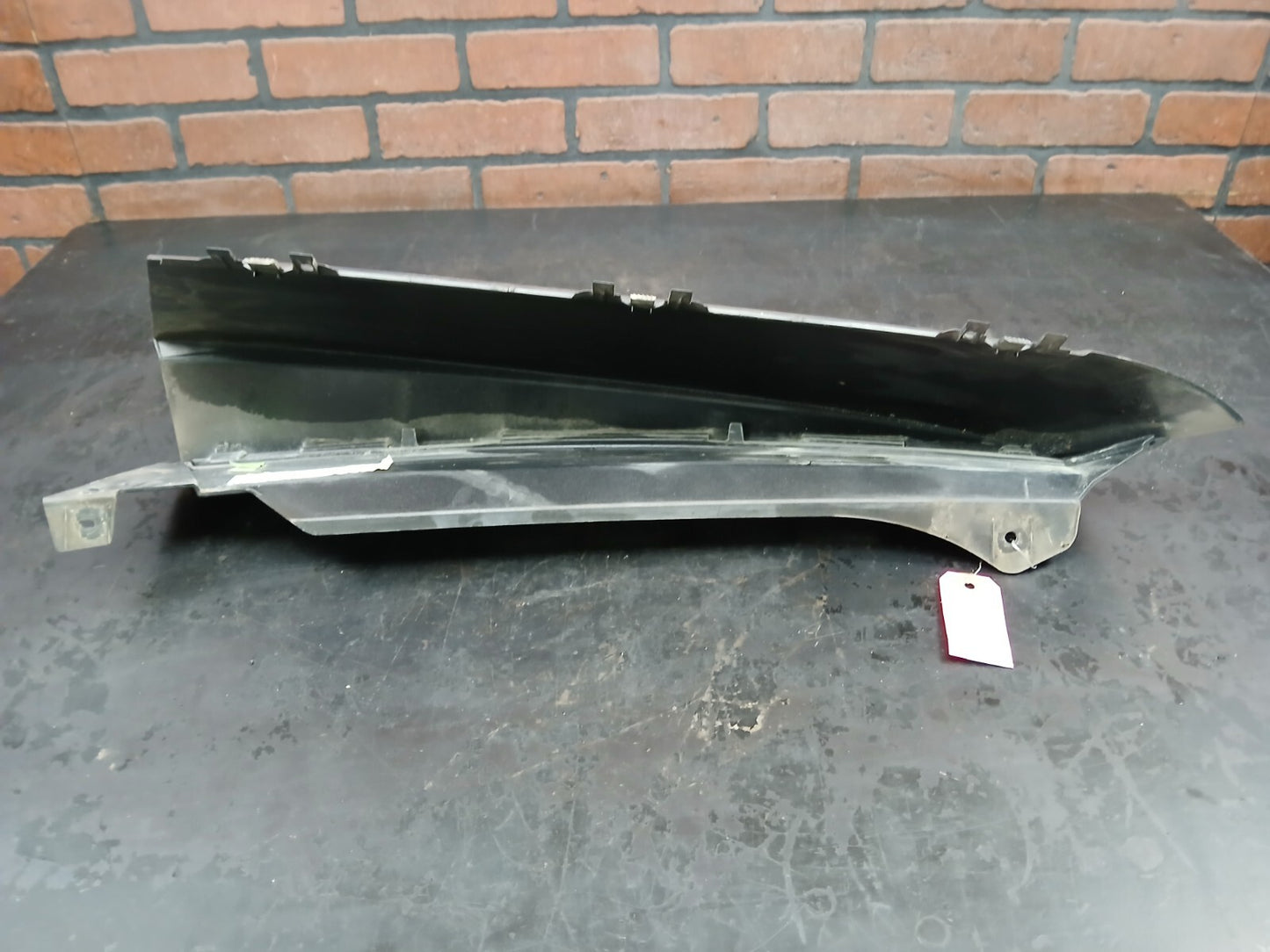 2007 Cadillac Escalade Passenger RH Side Applique D Pillar Panel Trim Molding