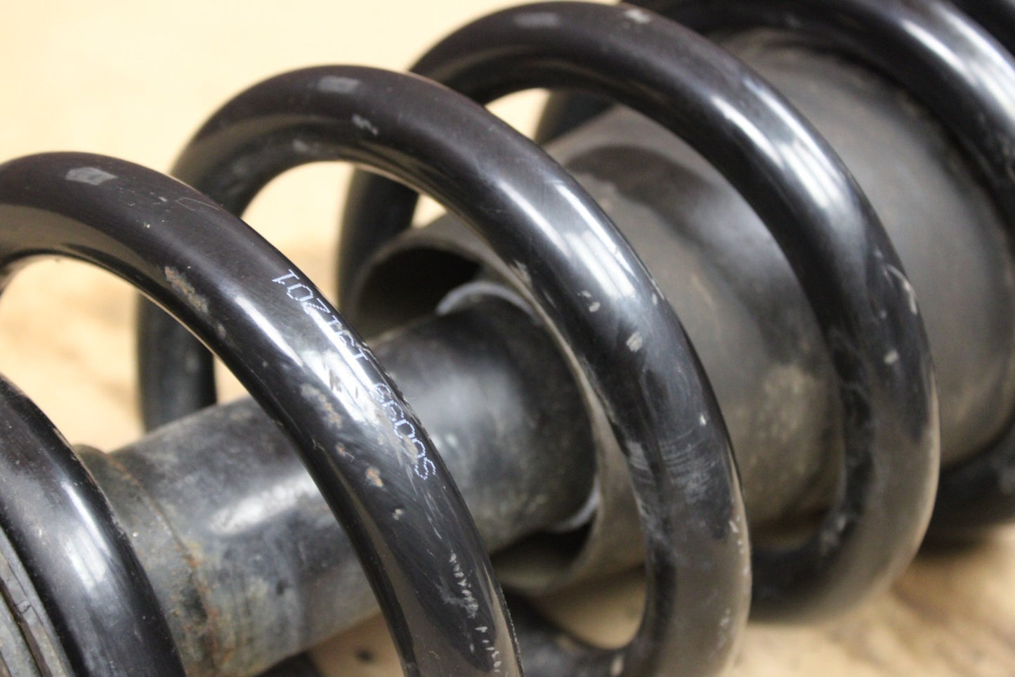 07-14 Cadillac Escalade Front Passenger RH Side Suspension Shock Absorber Strut