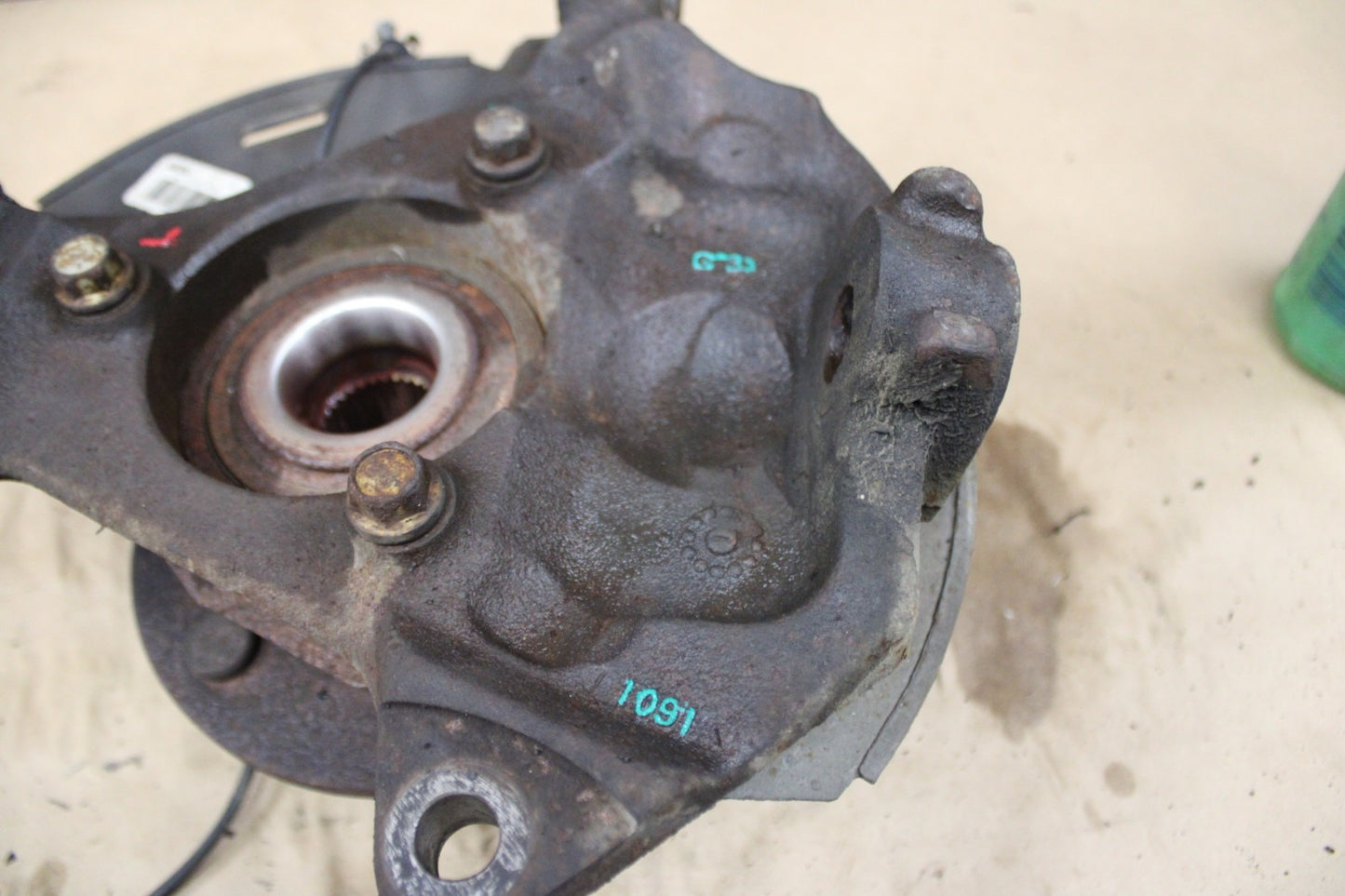 2007-2014 Cadillac Escalade OEM Front Driver LH Side Spindle Knuckle Assembly