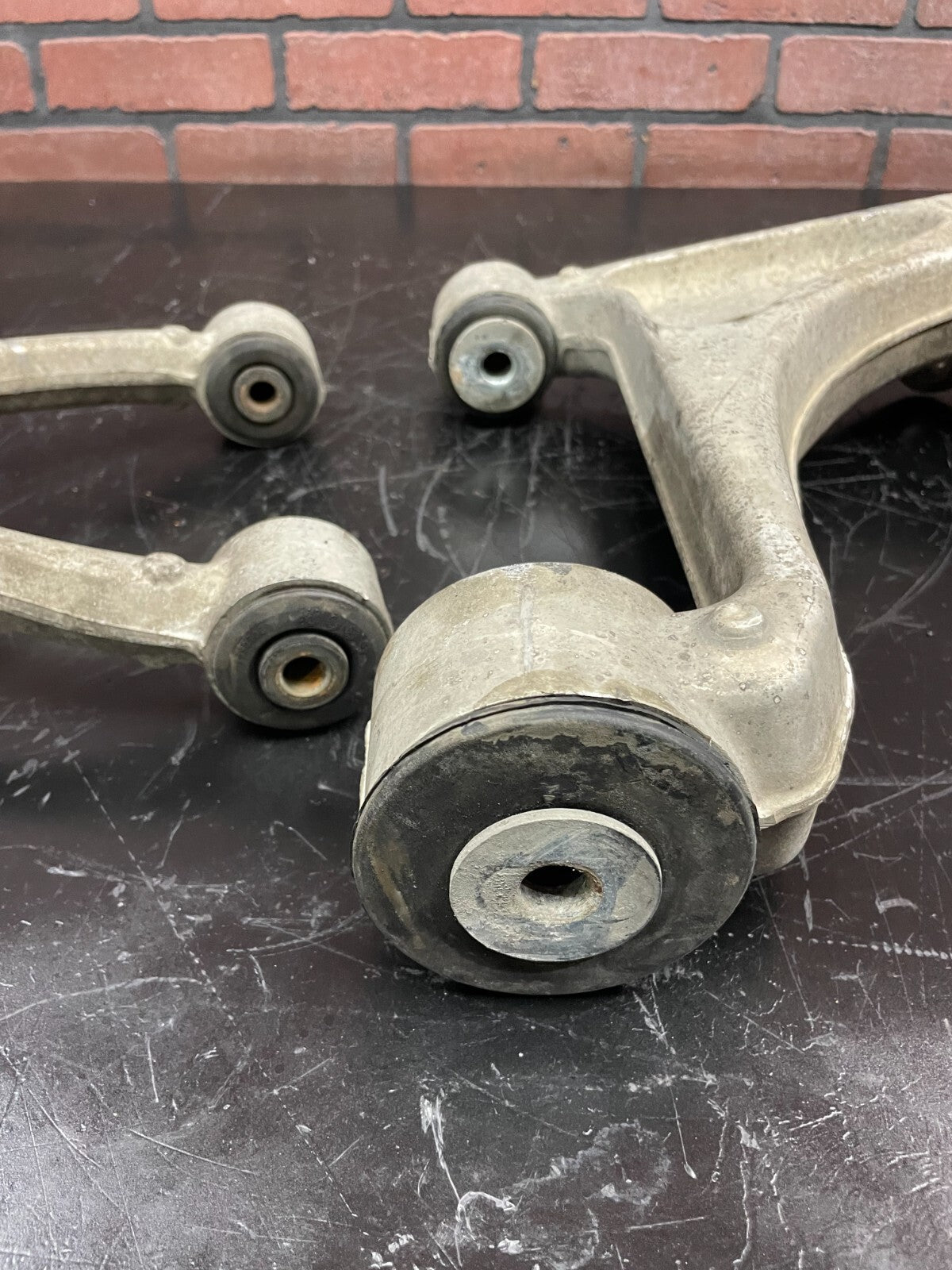 06-10 PONTIAC SOLSTICE FRONT LEFT LOWER & UPPER CONTROL ARM SET OEM 119K MILES