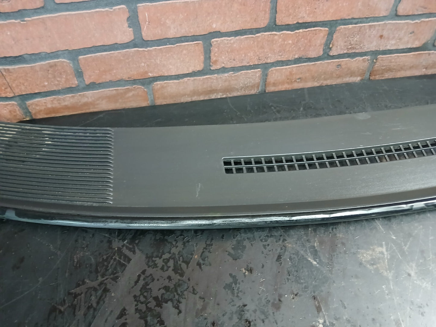 2007-2009 Dodge Caliber Interior Dash Windshield Defroster Grille Panel Cowl