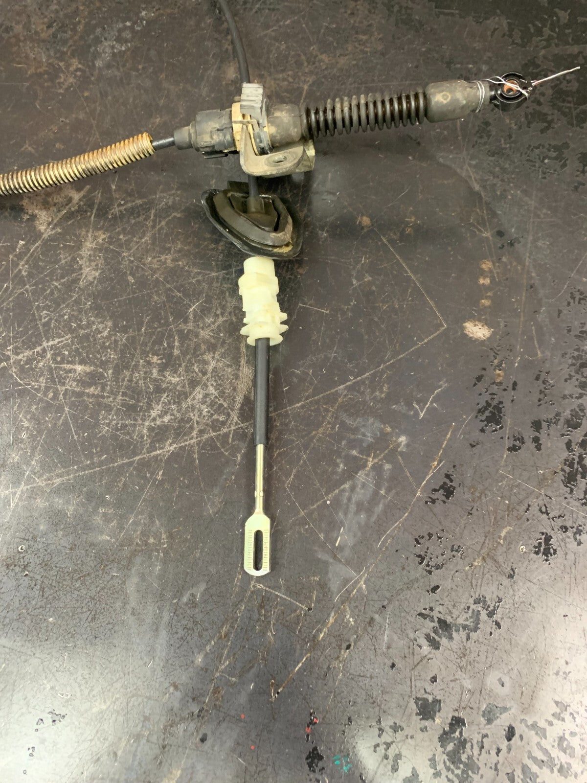 05-13 Grand Cherokee Commander Auto Transmission Shifter Cable OEM 52109699