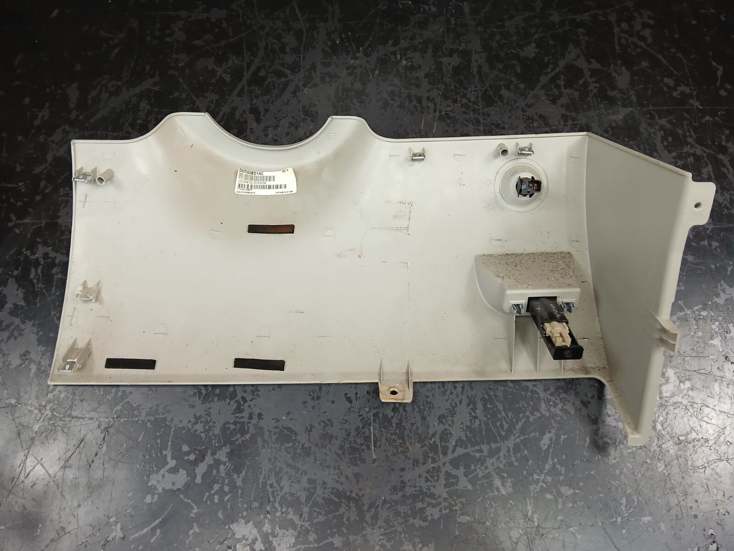 2005-2010 Chrysler 300 Lower Steering Column Cover Knee Bolster Panel 0wd86bd1ac