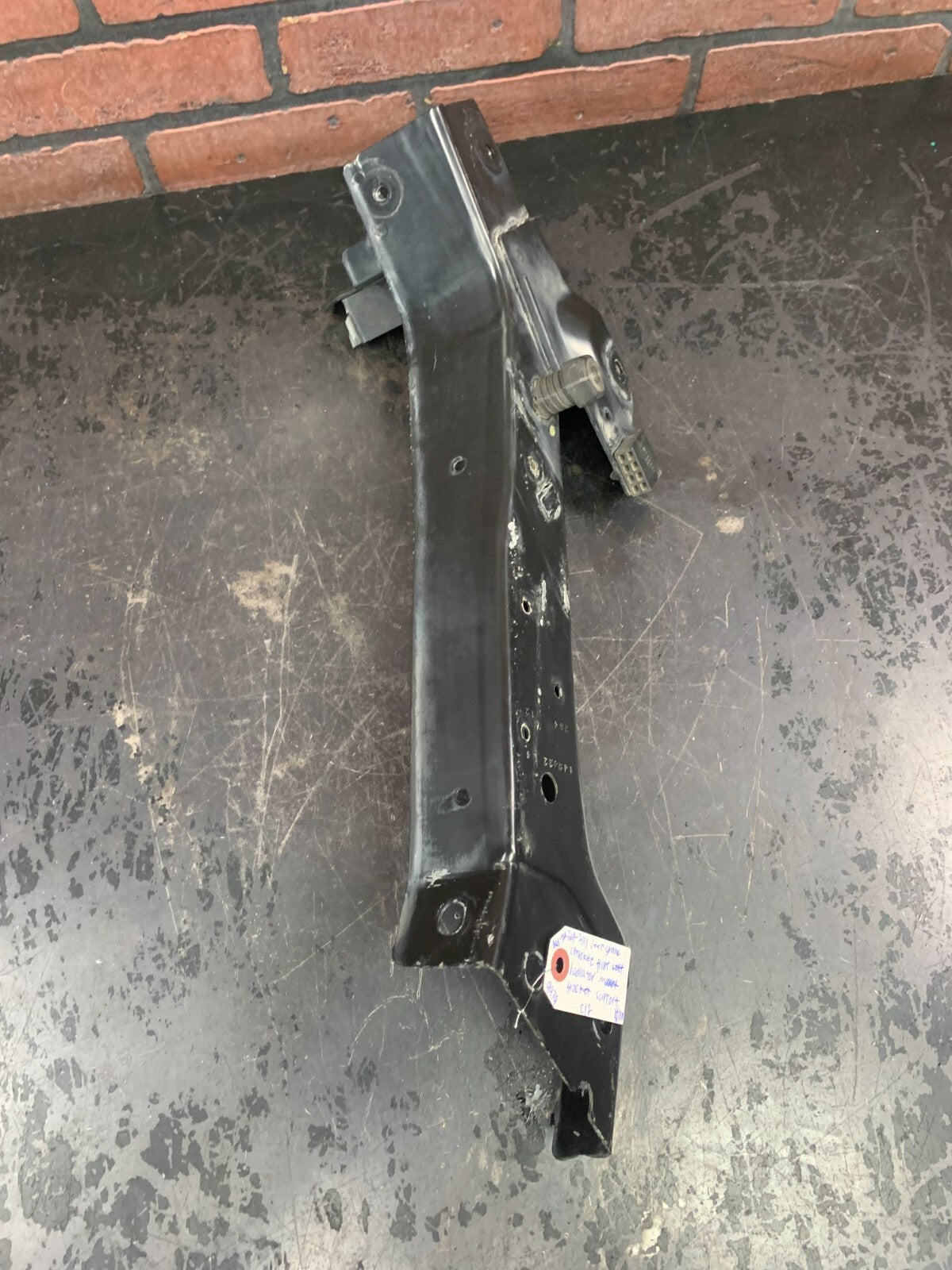 2011-2021 JEEP GRAND CHEROKEE FRONT LEFT RADIATOR MOUNT BRACKET SUPPORT OEM