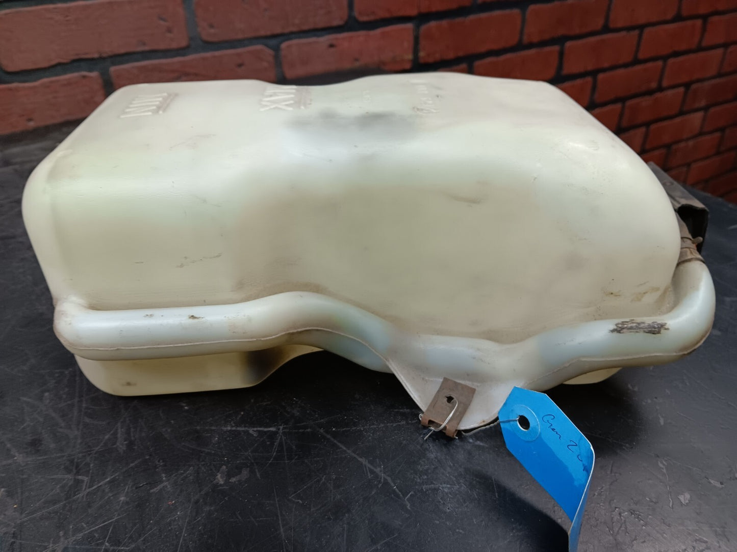 1996-2002 Gen 2 Dodge Viper SRT-10 Engine Coolant Reservoir 46863