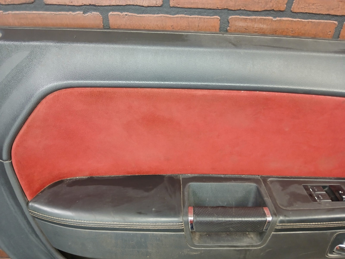 13 Dodge Challenger SRT8 Driver LH Side Interior Door Panel Red/Black 1XF771RRAB
