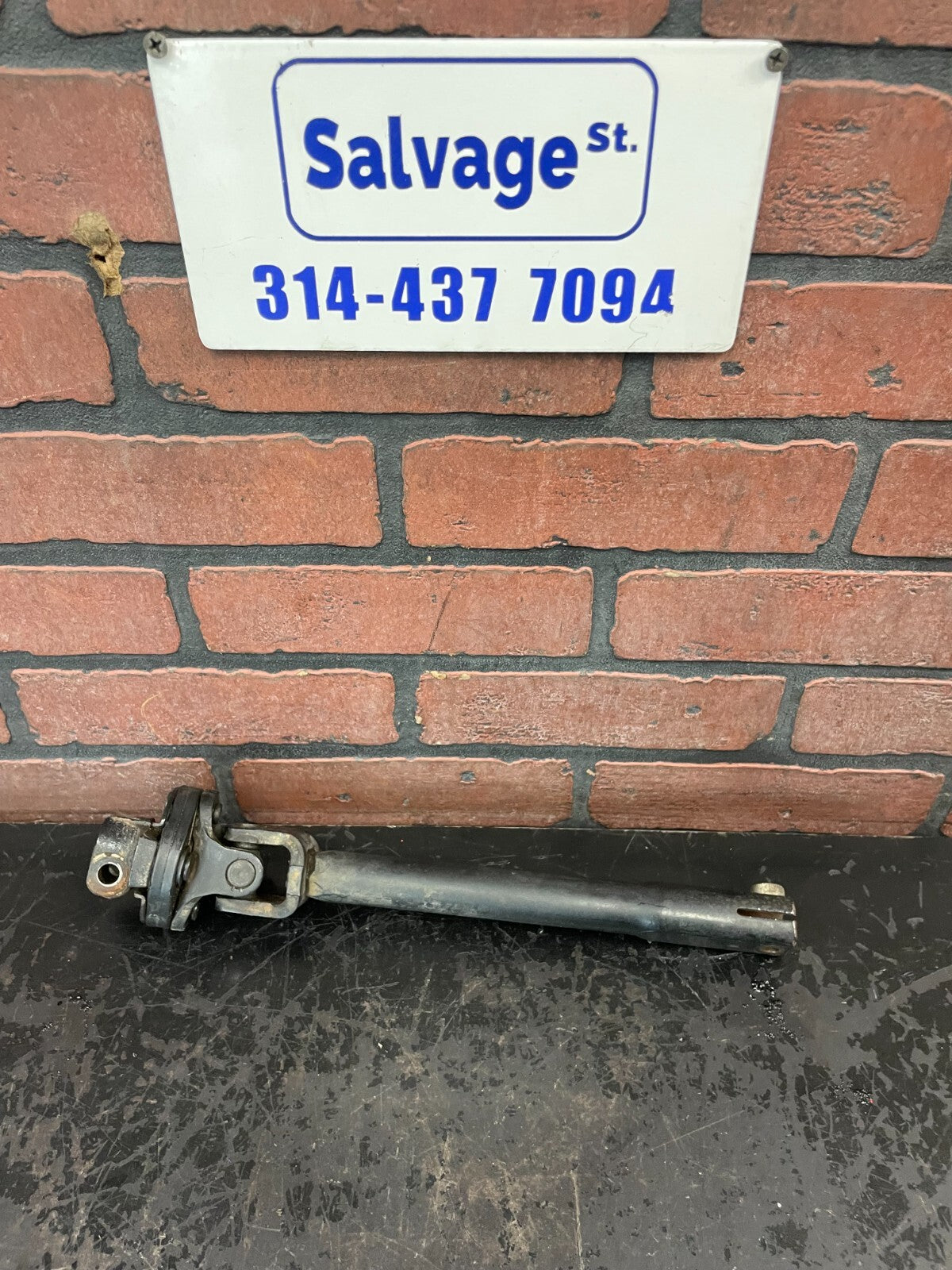06-10 Challenger/Charger/300 Lower Intermediate Steering Column Shaft 5057616AD