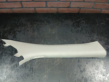 2011-2013 Grand Cherokee Durango Passenger RH Side A Pillar Molding 1gg52hdaae