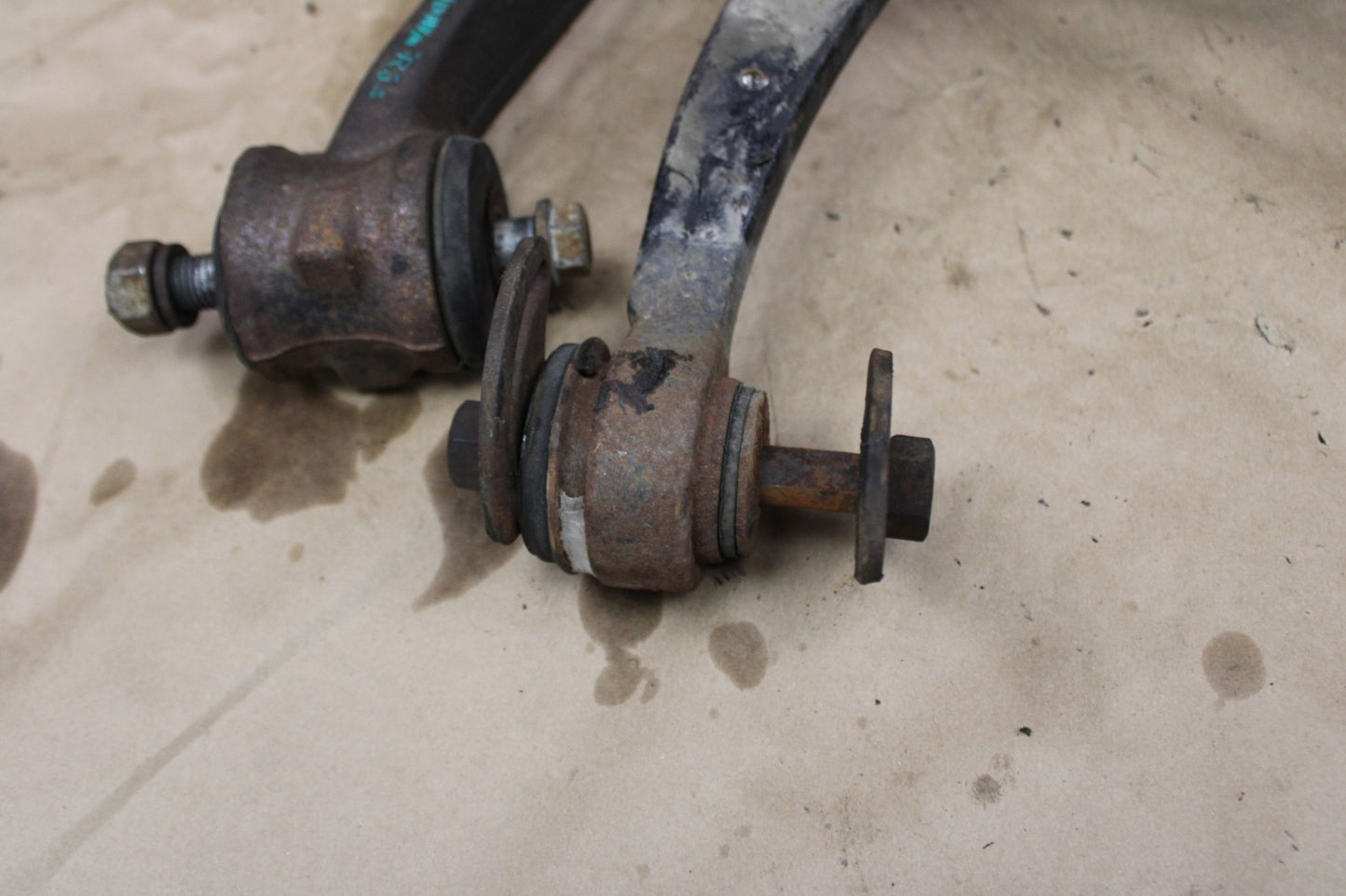 2007-2016 CADILLAC ESCALADE AWD FRONT DRIVER LEFT SIDE UPPER LOWER CONTROL ARM