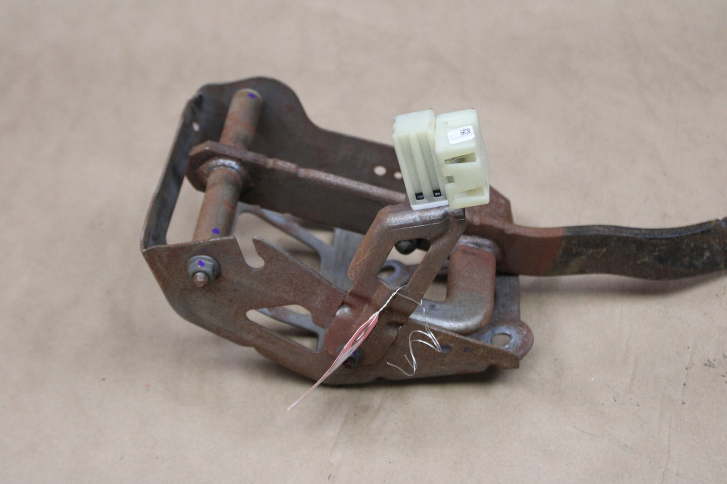 2008-2014 Dodge Challenger SRT Brake Stop Pedal Pad Switch Assembly OEM 5154689