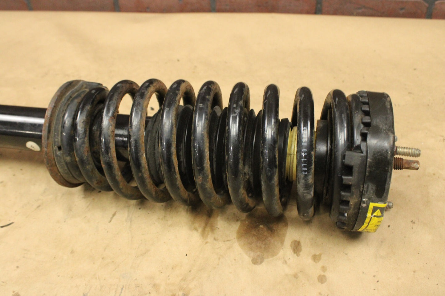 2006-2010 Chrysler 300 Front LH & RH Suspension Strut Shock Absorber Set Pair
