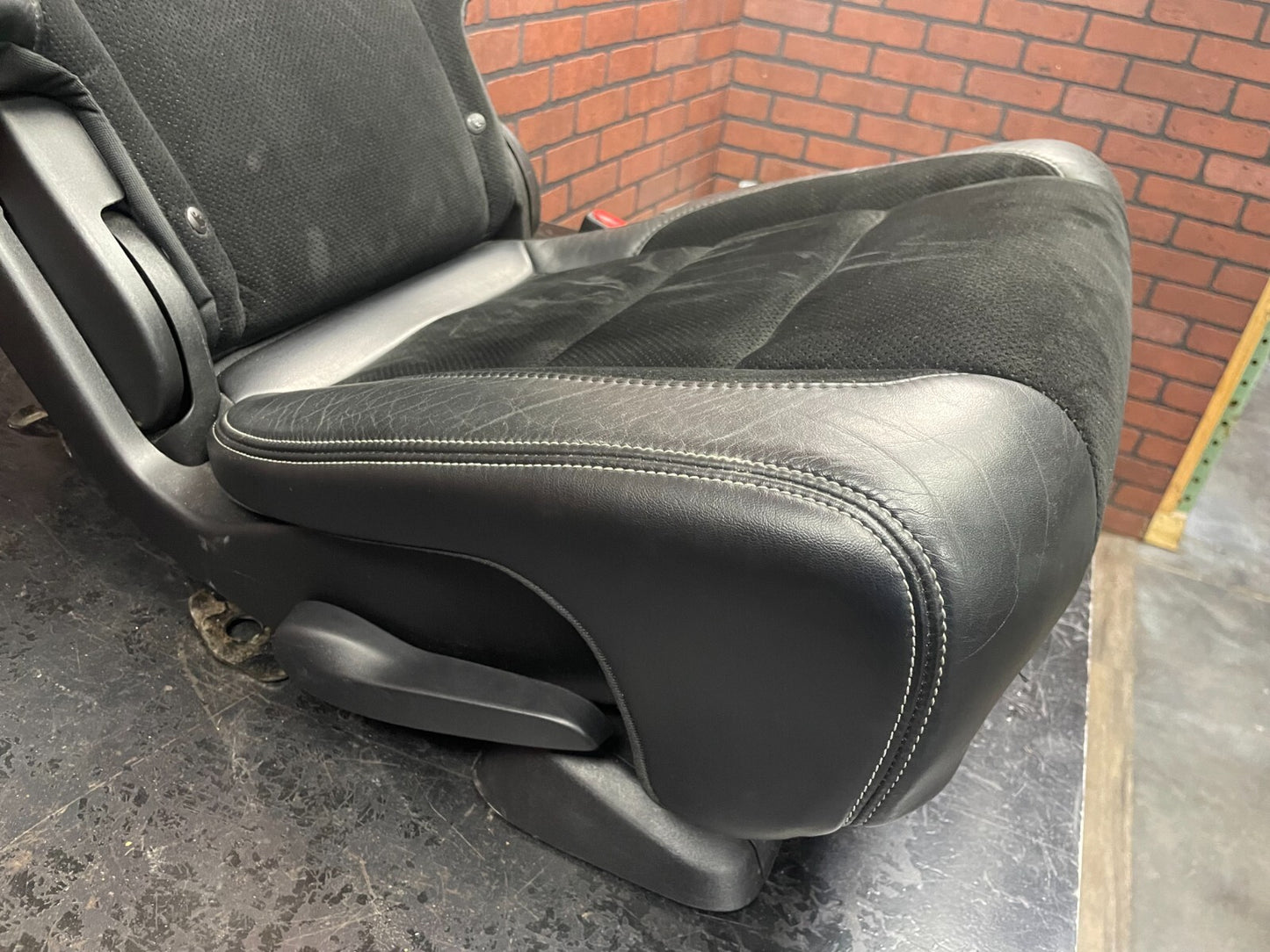 2011-2013 Jeep Grand Cherokee SRT8 Right Rear Seat Assembly Heated Black Suede