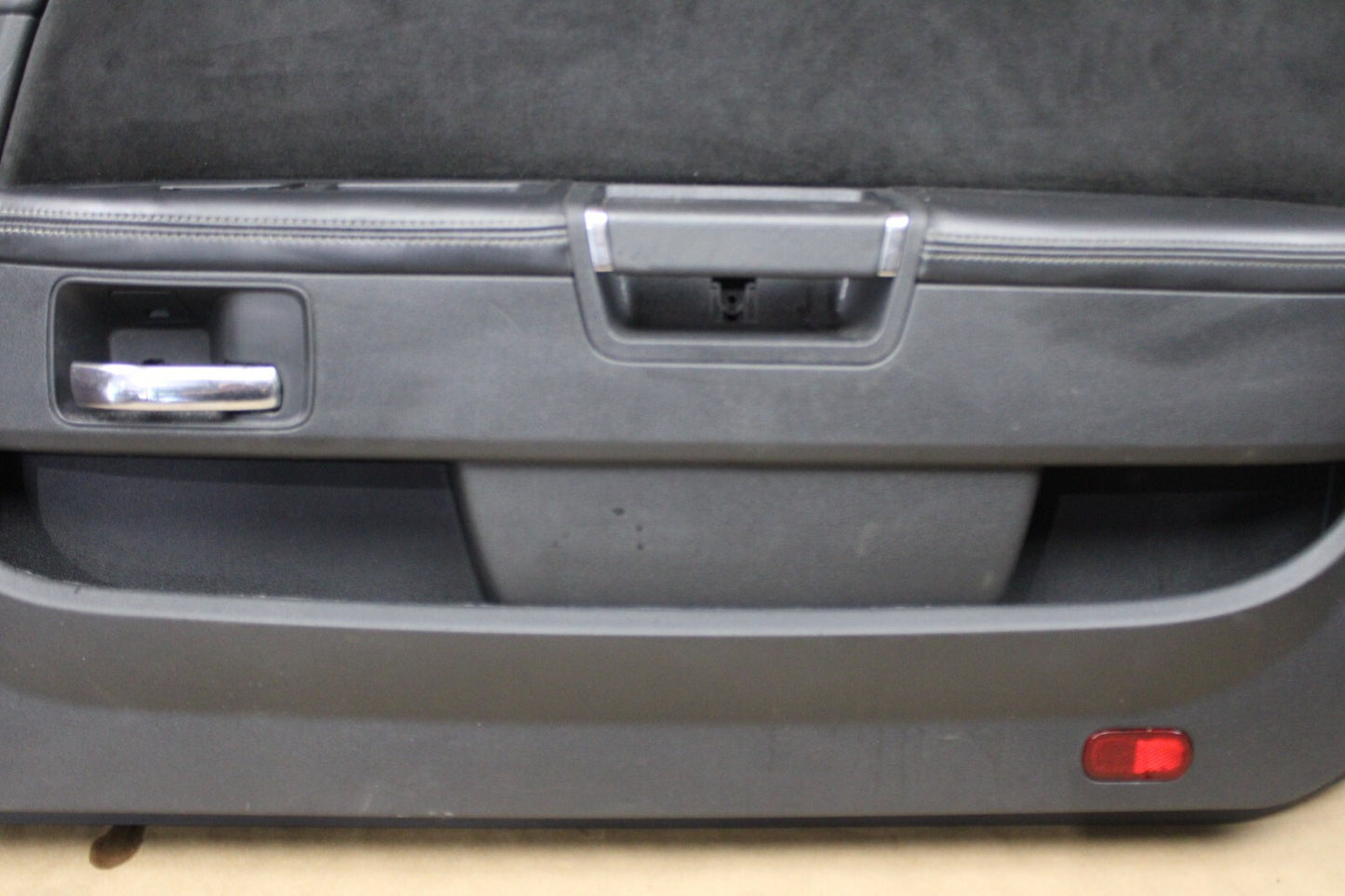 11-14 Dodge Challenger SRT Interior Front Passenger RH Door Panel 1FU101DVAL OEM