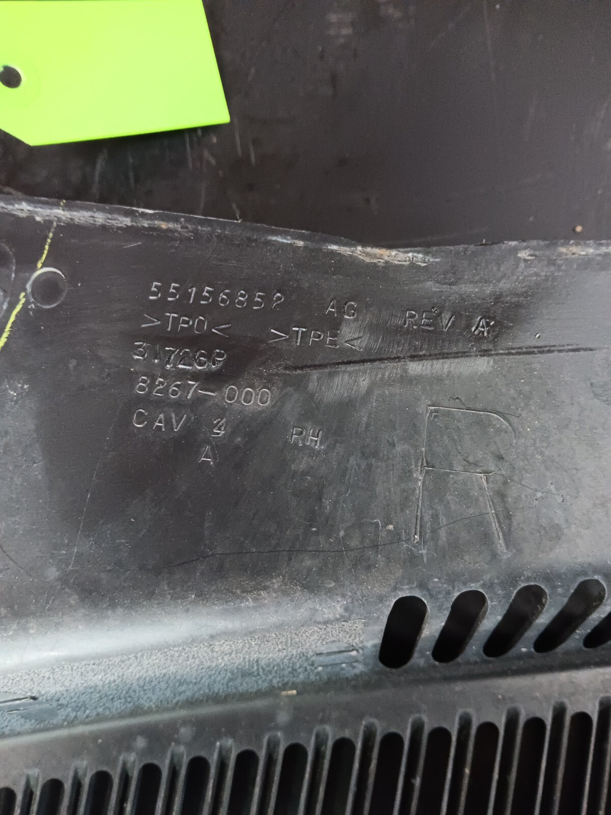 05-10 Jeep Passenger RH Side Windshield Defroster Cowl Grille Cover 55156852ag