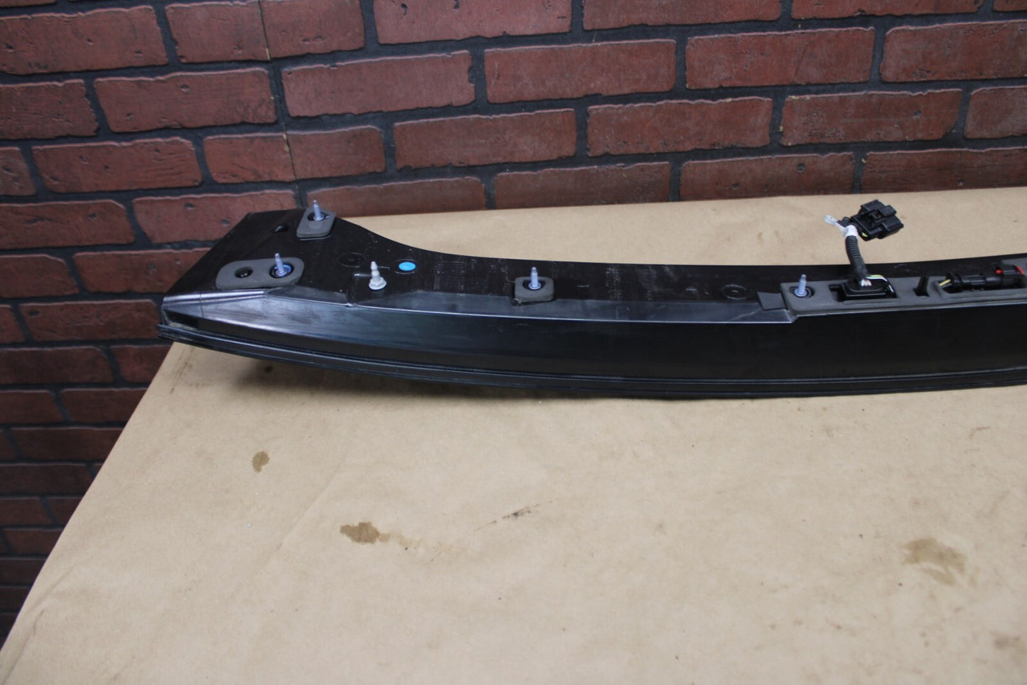 2015-2023 DODGE CHARGER REAR CENTER LED TAIL REVERSE LIGHT STOP LAMP LIGHT OEM