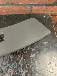 2005-2007 CHRYSLER 300 UPPER DASH DEFROSTER VENT TRIM PANEL 0XB33XDVAC