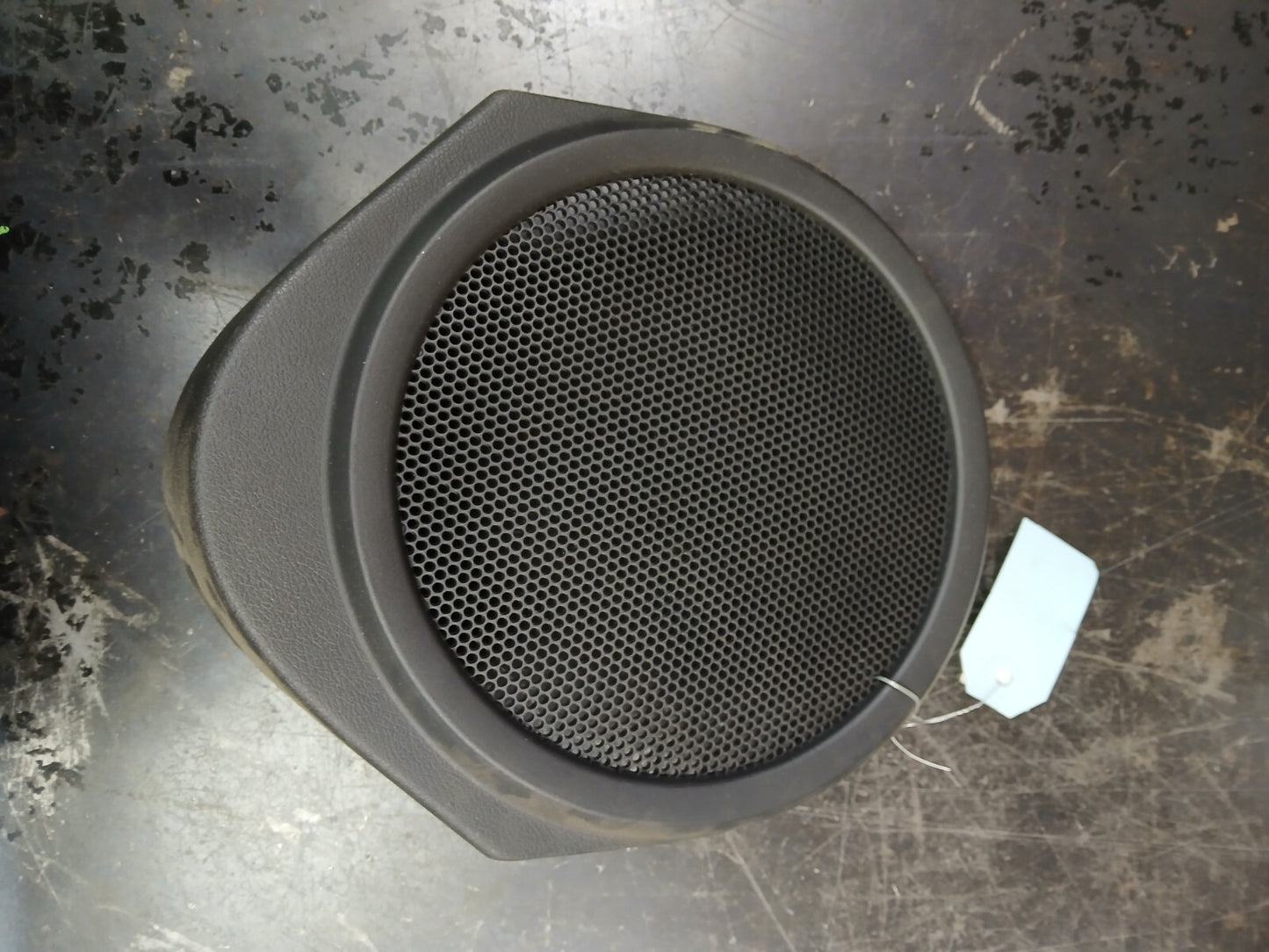 08-2012 Dodge Caliber Rear Passenger RH Side Speaker Cover ah42trmaa