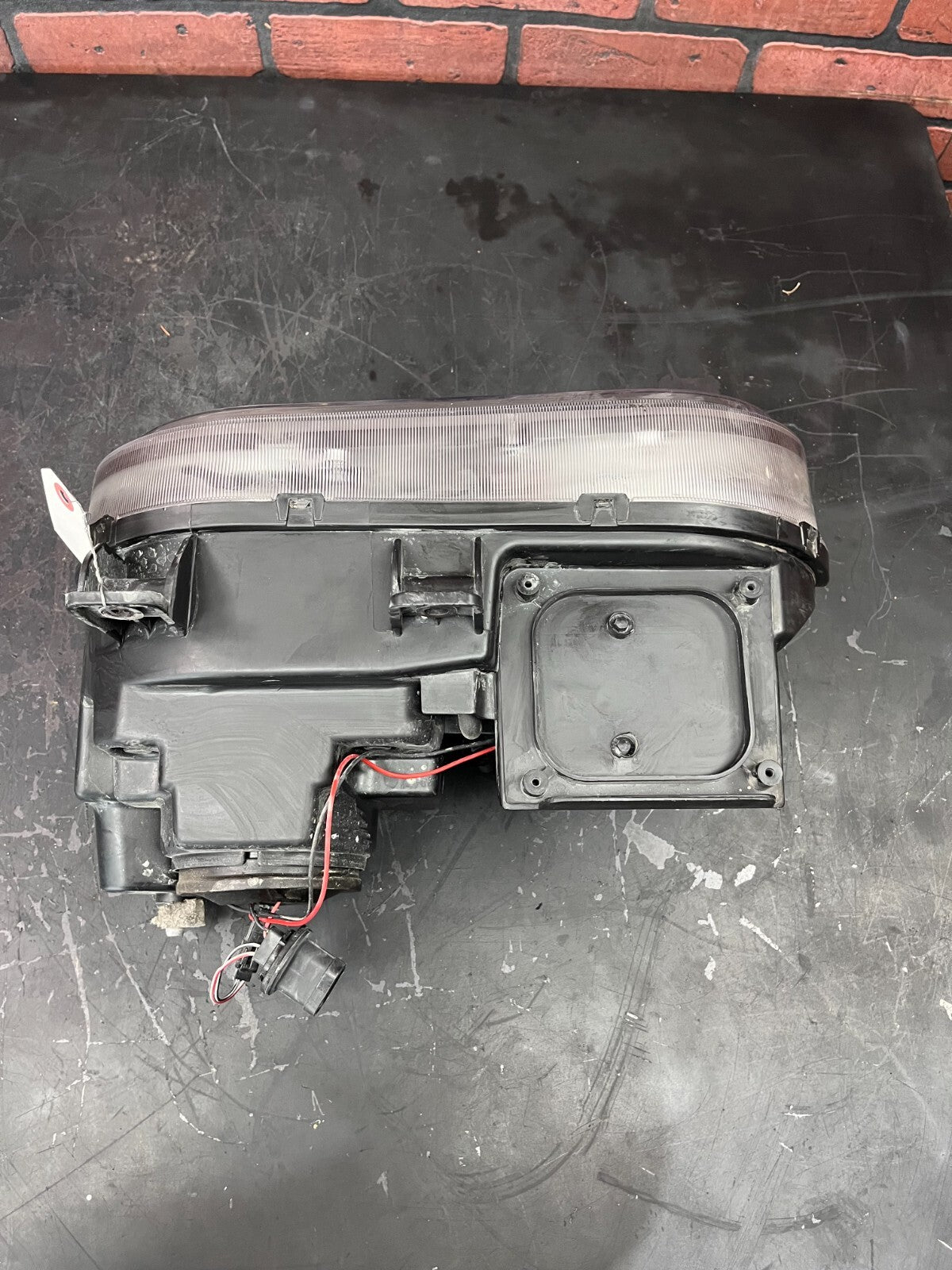 2008-2014 Dodge Challenger SRT Passenger RH Side Headlight OEM XENON/HID