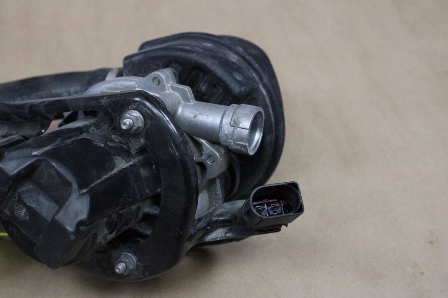 2013-2018 Audi A8/S6/S7/S8/RS7 Damper Coolant Water Pump w/ Hose OEM 140k Miles