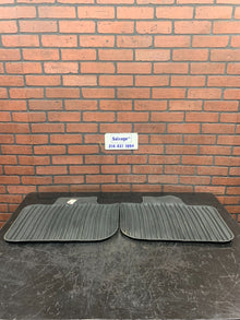 18-23 Chrysler 300 Mat Kit Rear LH AND RH Side Floor Mat Set 82213083