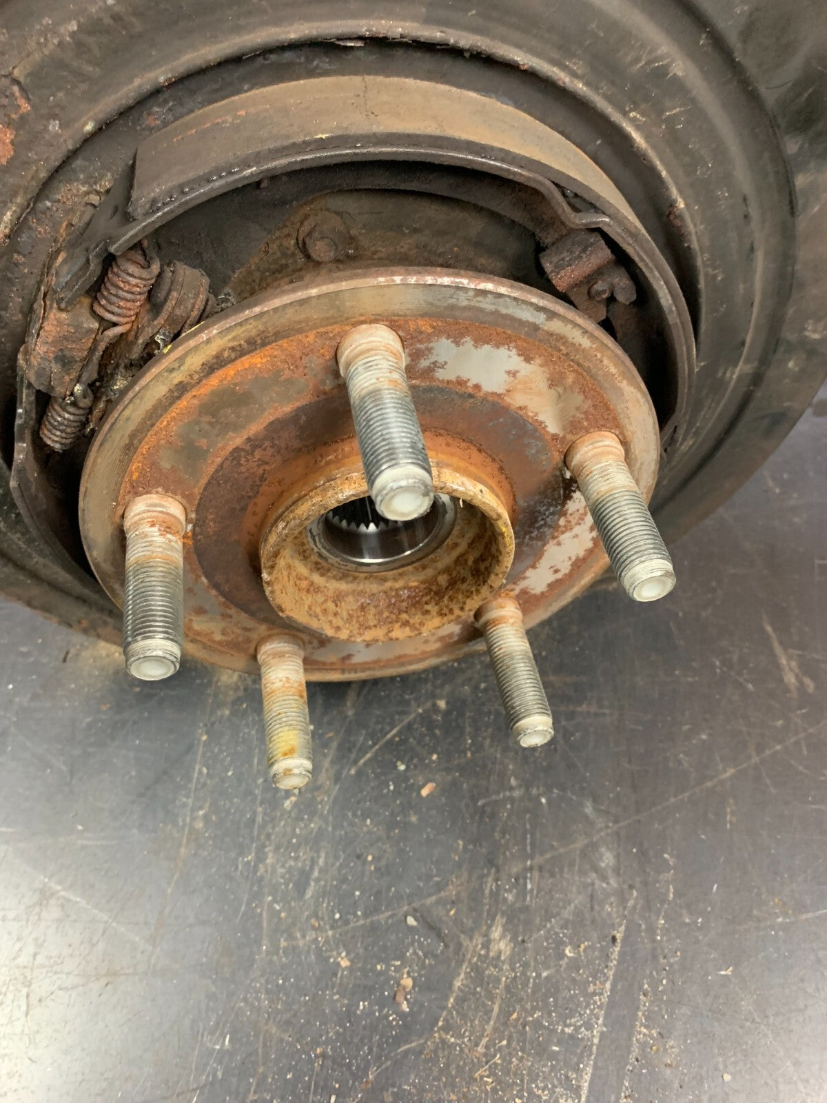 12-15 Jeep Grand Cherokee SRT Rear Passenger RH Side Spindle Knuckle 04877112ab