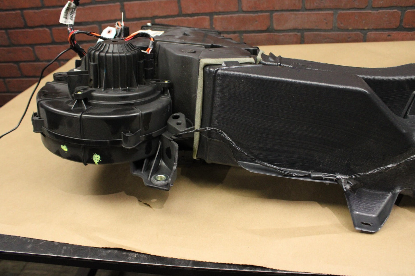 2007-2013 Cadillac Escalade Rear Heater Core Box A/C HVAC Box Assembly Blower