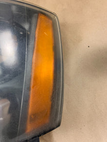 2007-2014 Chevy Suburban Tahoe Avalanche Driver LH Side Headlight 15950807