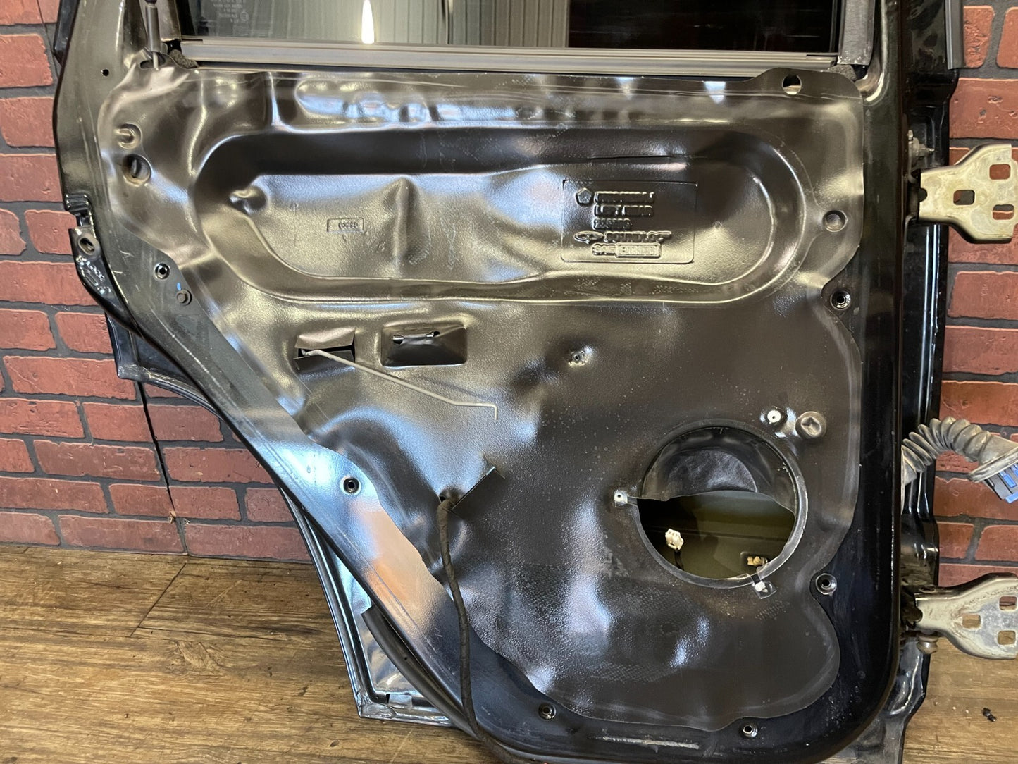 2005-2010 Jeep Grand Cherokee SRT8 OEM LH Left Driver Rear Door Assembly Black