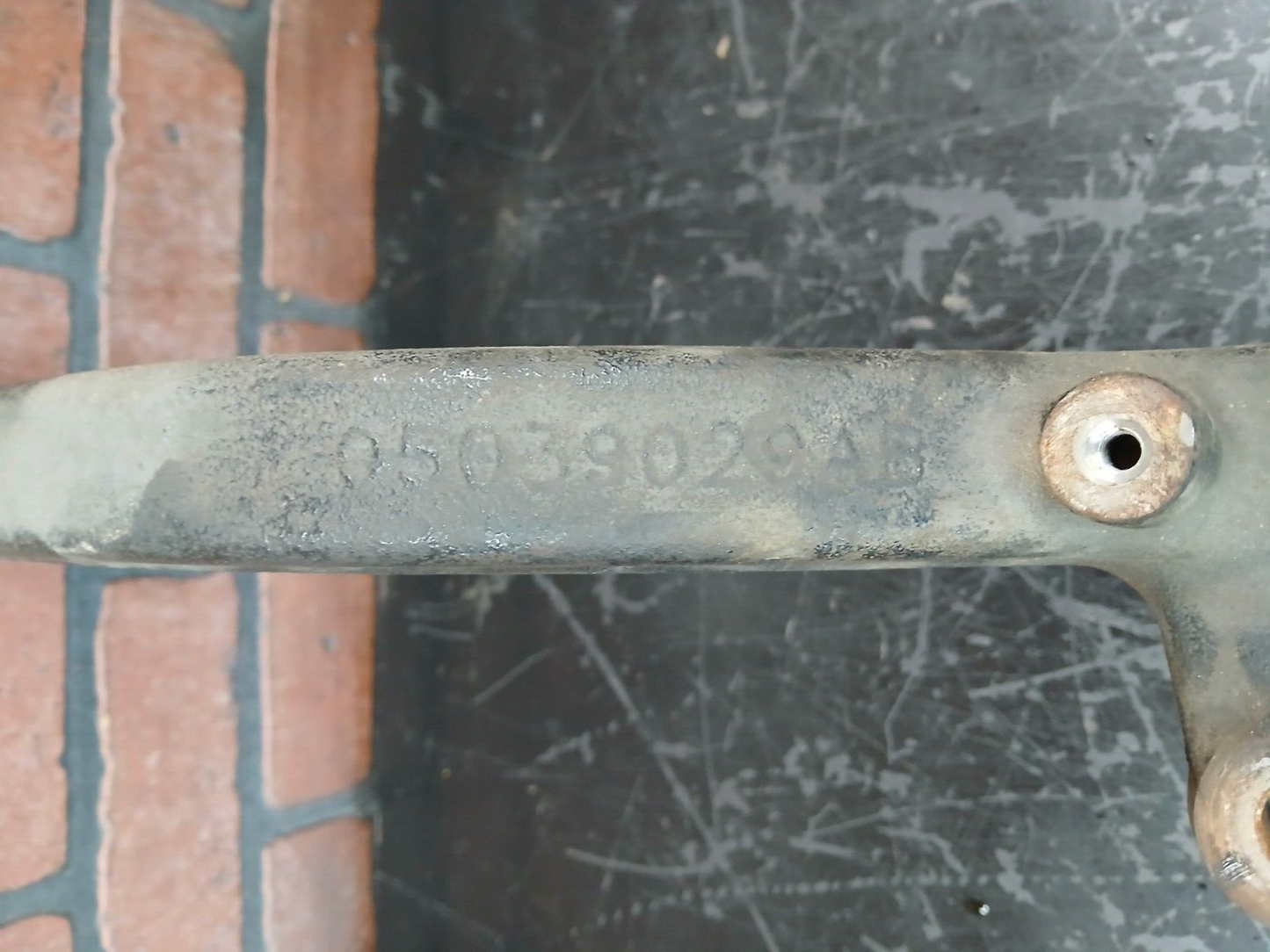 2006-2014 Charger 300 Front Driver LH Side Spindle Knuckle Assembly 05039029ab