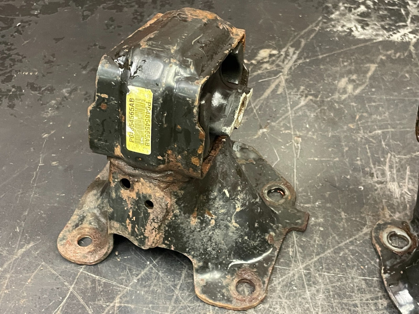 2006-2010 JEEP GRAND CHEROKEE SRT8 COMMANDER MOTOR ENGINE MOUNTS OEM 132k MILES.