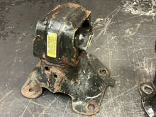 2006-2010 JEEP GRAND CHEROKEE SRT8 COMMANDER MOTOR ENGINE MOUNTS OEM 132k MILES.