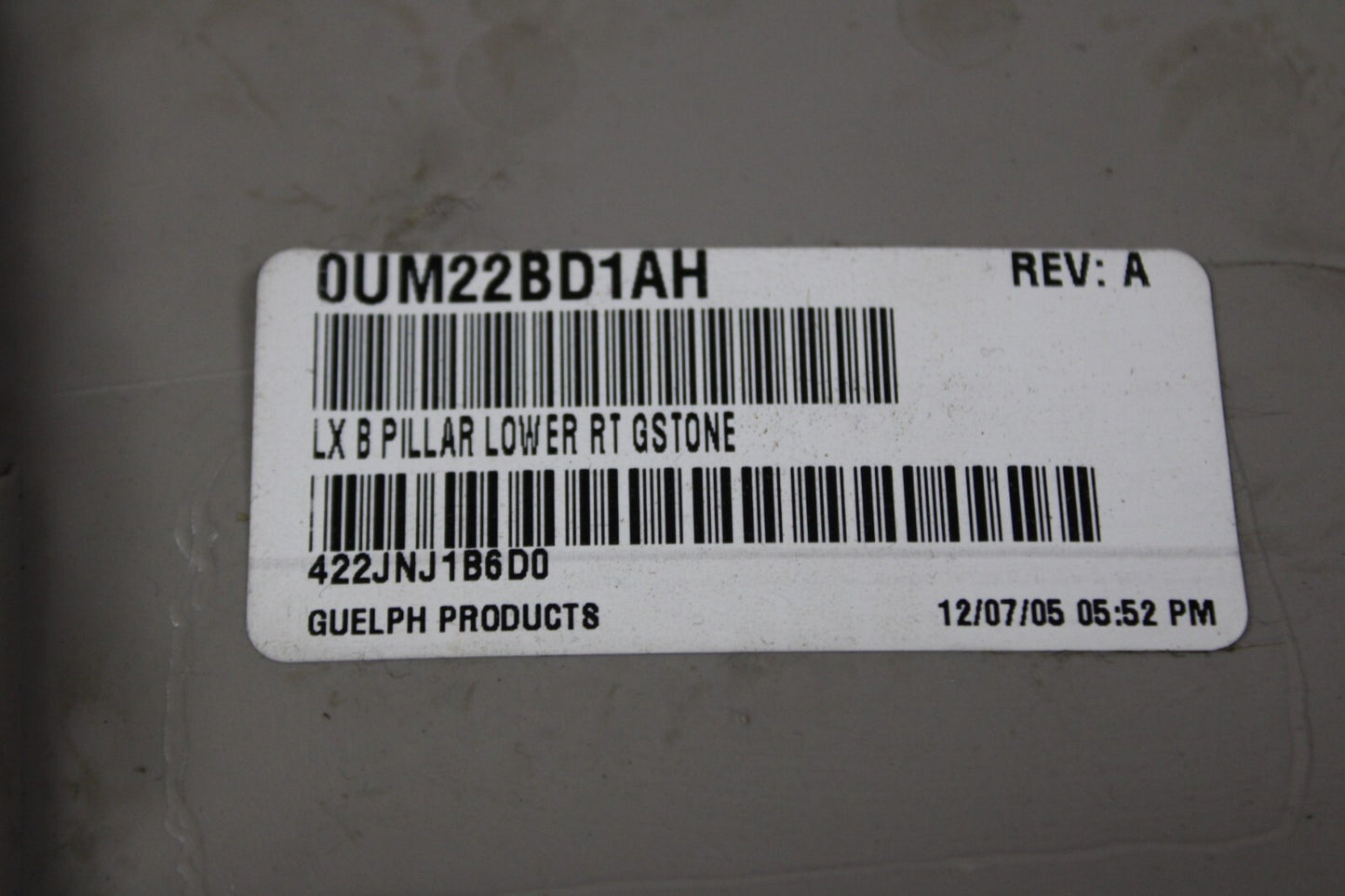 05-10 MAGNUM CHRYSLER 300C SRT8 PASSENGER RH SIDE B PILLAR LOWER TRIM 0UM22BD1AH