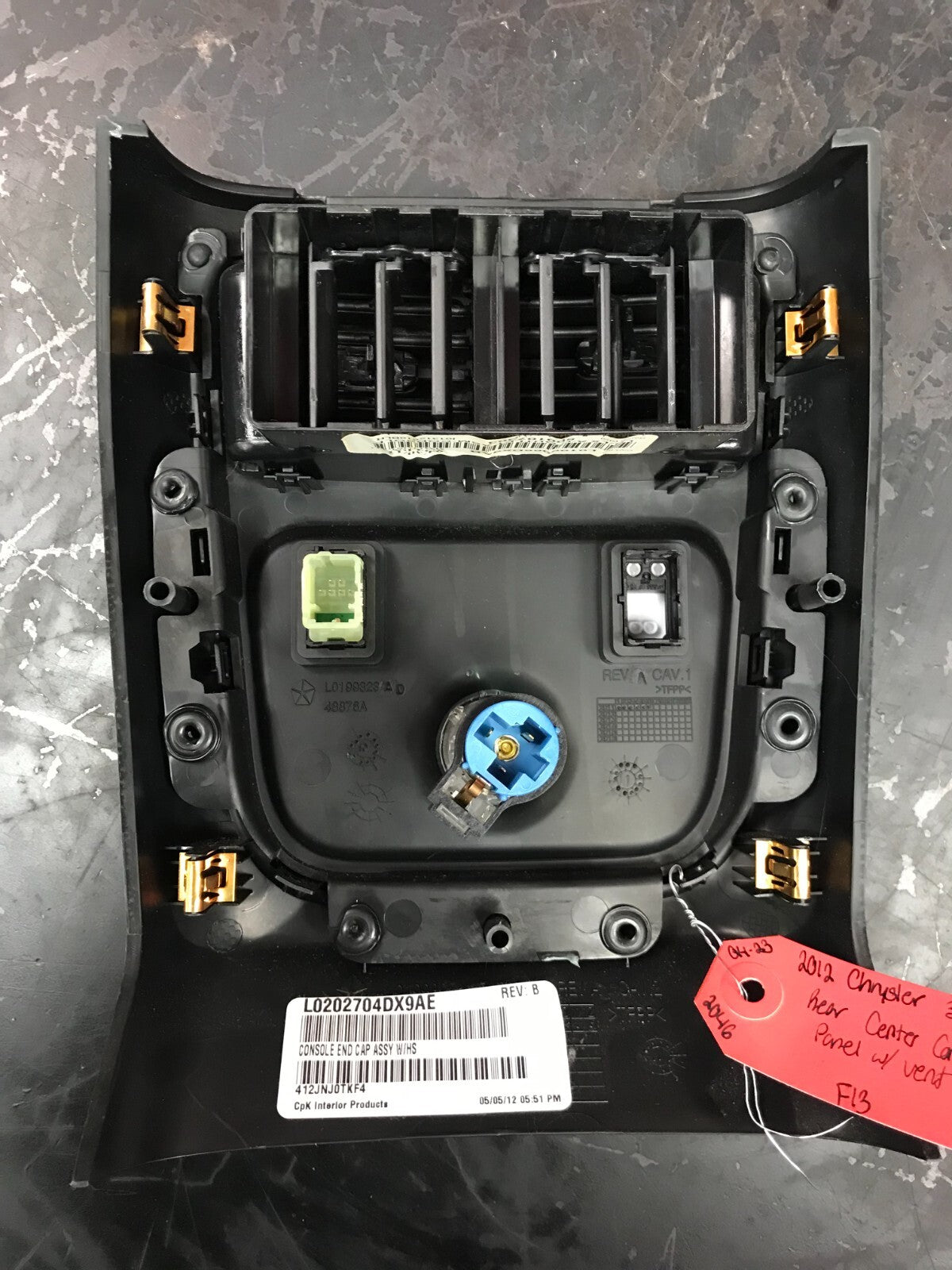 2012-2014 Chrysler 300 Rear Center Console Panel w/ Vents & Heated Seat Switch