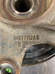 12-15 Jeep Grand Cherokee SRT Rear Passenger RH Side Spindle Knuckle 04877112ab