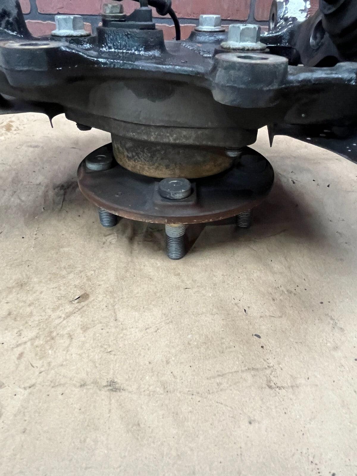 2012-2023 DODGE CHARGER R/T FRONT LEFT SIDE SPINDLE KNUCKLE OEM 05168403AE