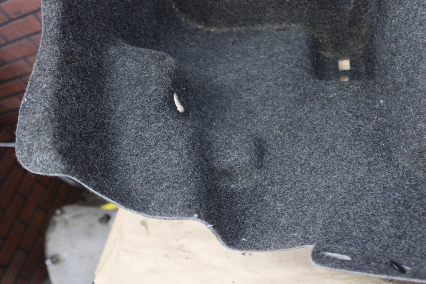 2005-2010 CHRYSLER 300 REAR PASSENGER RH QUARTER TRUNK CARPET TRIM COVER PANEL
