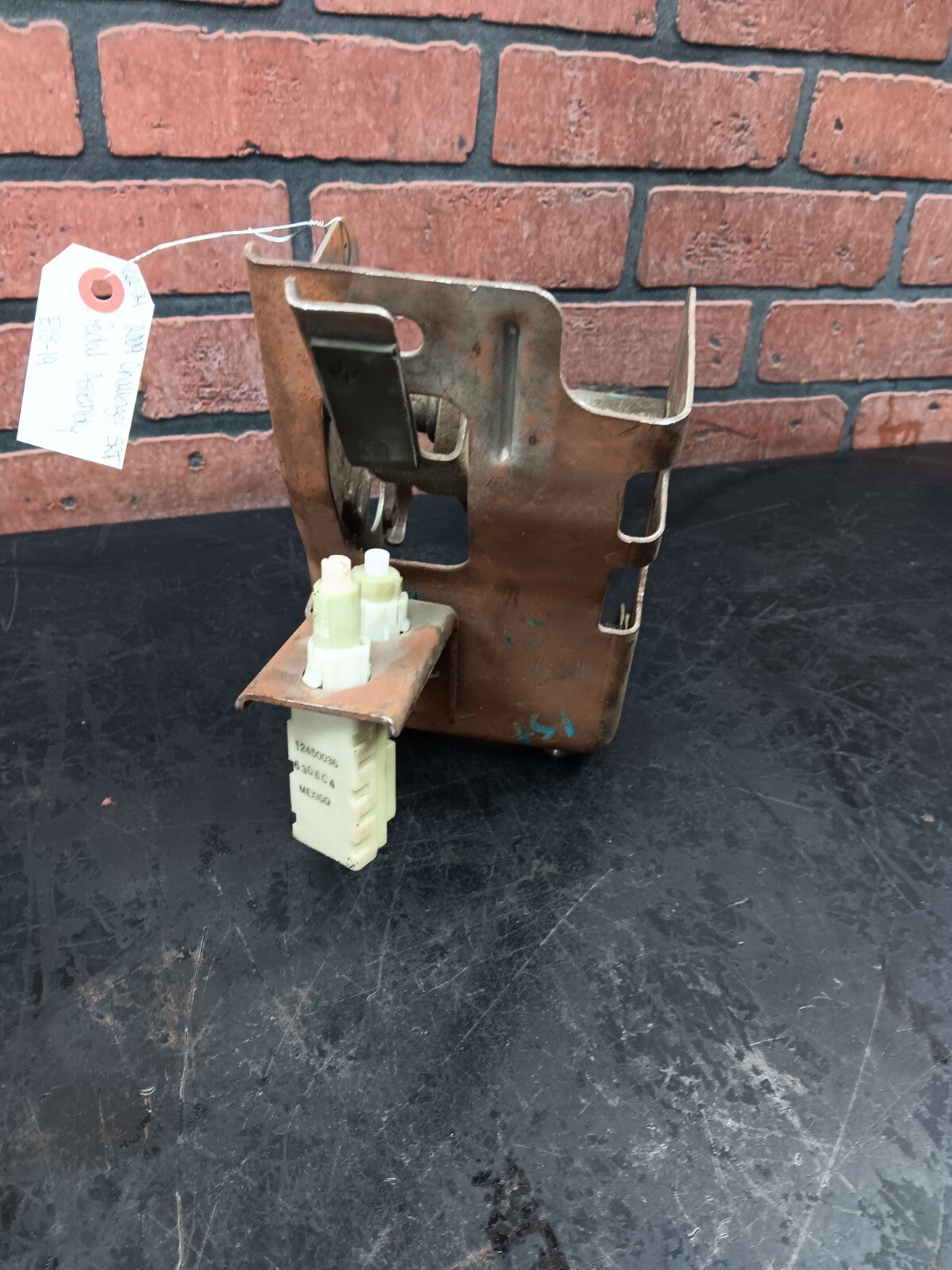 2008-2014 Dodge Challenger SRT Manual Transmission Brake Stop Pedal Assembly OEM