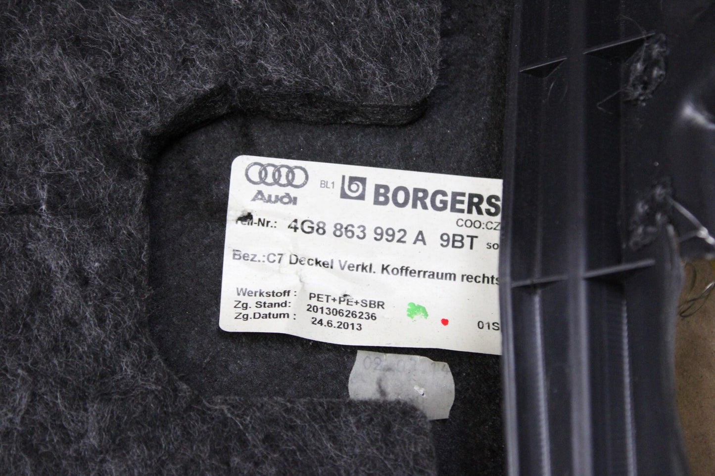 12-18 Audi A7 S7 Rear Right Quarter Panel Trunk Trim Cover Insert 4G8 863 992 A